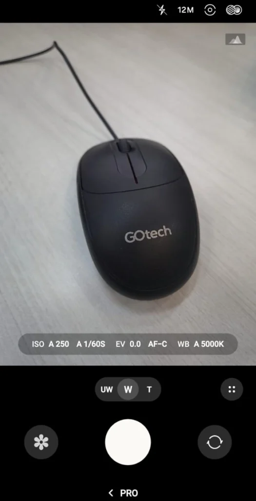 modo-pro-525x1024 Tire belas foto com o modo Macro: Guia Completo para Todos os Tipos de Smartphone