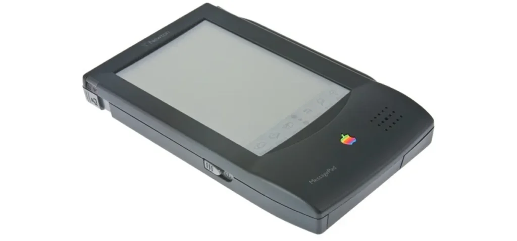 Apple_Book_Newton_MessagePad-1024x478 Maçã Mordida: Os Maiores Fracassos da Apple que Você Precisa Conhecer