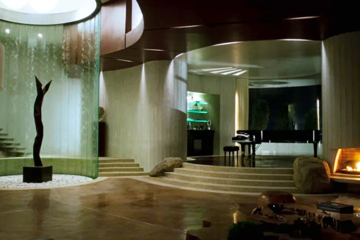 tony-stark-mansion-interior-stairs Mais que Bilionário: As 12 Tecnologias Mais Geniais de Tony Stark